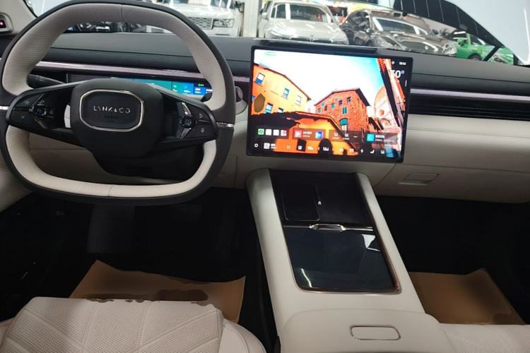 Used Lynk & Co 10 EM-P 2025 Facelifted Model 120 All-Wheel Drive Ultra Center Console