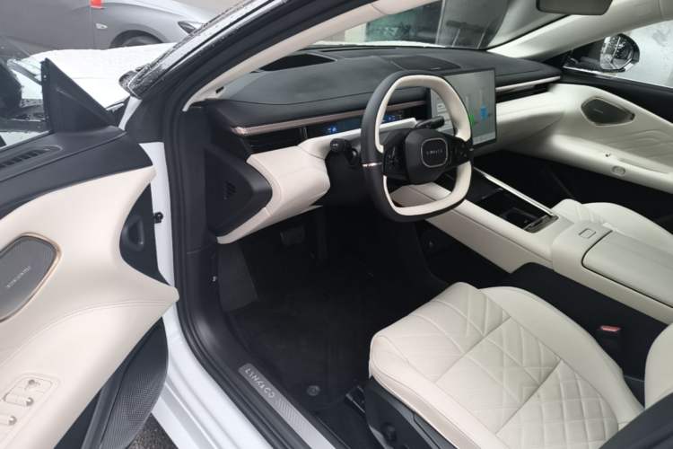 Used Lynk & Co 10 EM-P 2025 Model 240 Four-Wheel Drive Ultra Driver Seat