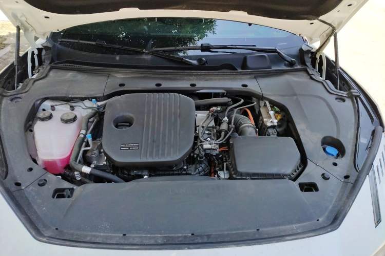 Used Lynk & Co 10 EM-P 2025 Model 120 Four-Wheel Drive Ultra Engine Bay