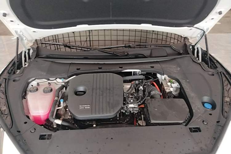 Used Lynk & Co 10 EM-P 2025 Model 120 Four-Wheel Drive Ultra Engine Bay