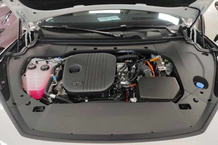 Used Lynk & Co 10 EM-P 2025 Model 240 Four-Wheel Drive Ultra Engine Bay