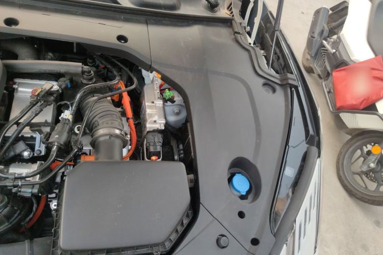 Used Lynk & Co 10 EM-P 2025 Model 120 Four-Wheel Drive Ultra Engine Bay Left