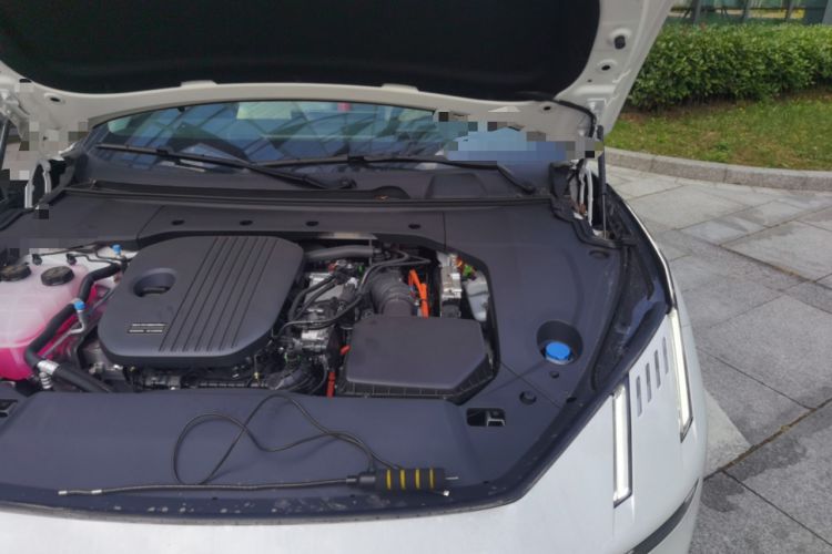 Used Lynk & Co 10 EM-P 2025 Facelifted Model 120 All-Wheel Drive Ultra Engine Bay Left