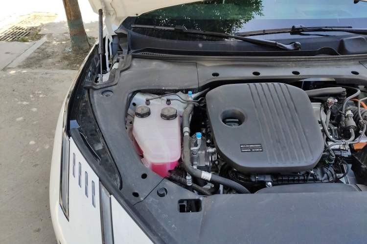 Used Lynk & Co 10 EM-P 2025 Model 120 Four-Wheel Drive Ultra Engine Bay Right