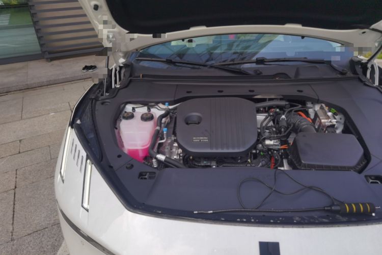 Used Lynk & Co 10 EM-P 2025 Facelifted Model 120 All-Wheel Drive Ultra Engine Bay Right