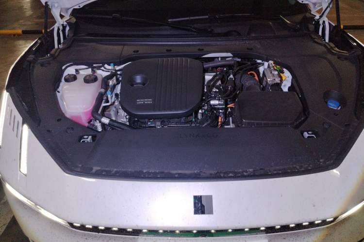 Used Lynk & Co 10 EM-P 2025 Facelifted Model 120 All-Wheel Drive Ultra Engine Bay