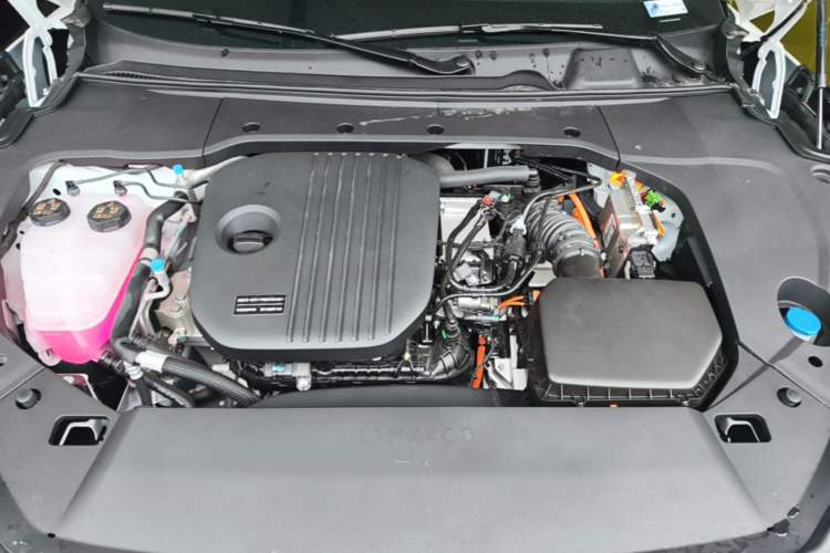 Used Lynk & Co 10 EM-P 2025 Model 120 Four-Wheel Drive Ultra Engine Bay