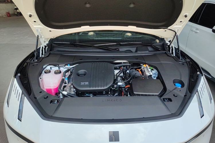 Used Lynk & Co 10 EM-P 2025 Facelifted Model 120 All-Wheel Drive Ultra Engine Bay