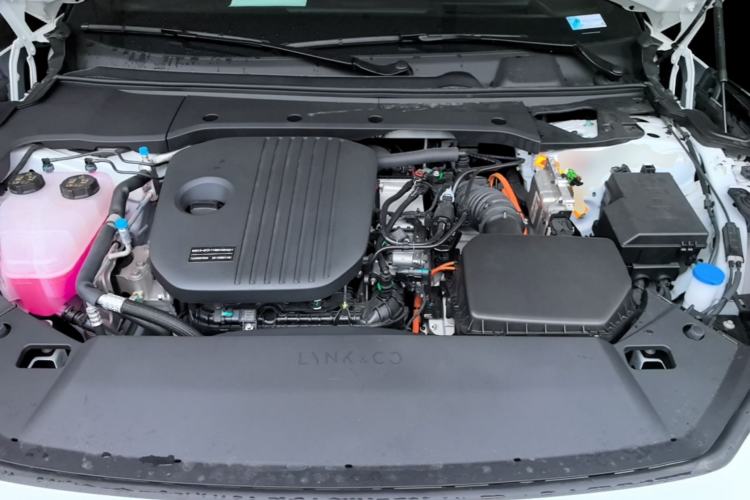 Used Lynk & Co 10 EM-P 2025 Model 120 Four-Wheel Drive Ultra Engine Bay
