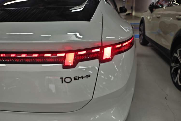 Used Lynk & Co 10 EM-P 2025 Model 120 Four-Wheel Drive Ultra Exterior 3