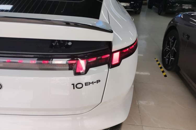 Used Lynk & Co 10 EM-P 2025 Model 240 Four-Wheel Drive Ultra Exterior 3