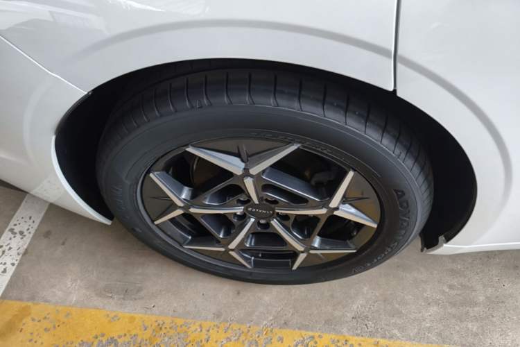 Used Lynk & Co 10 EM-P 2025 Model 120 Four-Wheel Drive Ultra Exterior 5