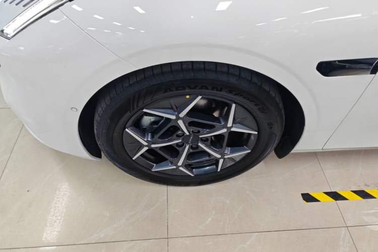 Used Lynk & Co 10 EM-P 2025 Model 120 Four-Wheel Drive Ultra Exterior 7