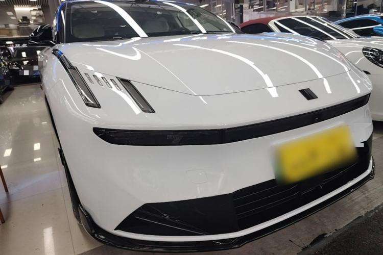 Used Lynk & Co 10 EM-P 2025 Facelifted Model 120 All-Wheel Drive Ultra Front Right 45 Deg