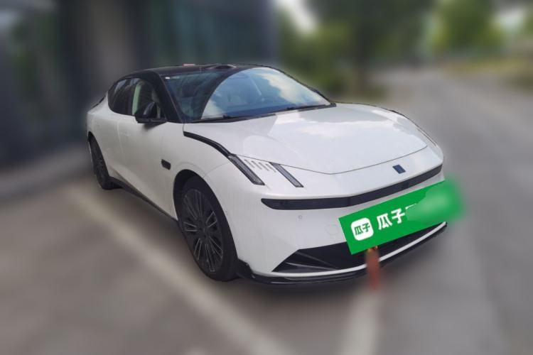 Used Lynk & Co 10 EM-P 2025 Facelifted Model 120 All-Wheel Drive Ultra Front Right 45 Deg