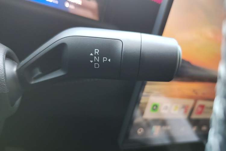 Used Lynk & Co 10 EM-P 2025 Facelifted Model 120 All-Wheel Drive Ultra Gear Lever