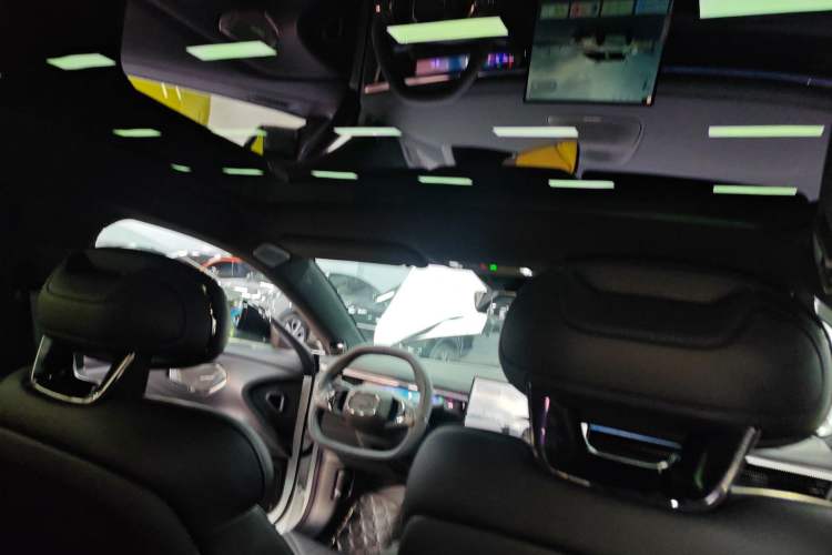 Used Lynk & Co 10 EM-P 2025 Model 120 Four-Wheel Drive Ultra Headliner