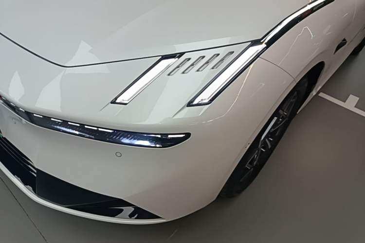 Used Lynk & Co 10 EM-P 2025 Facelifted Model 120 All-Wheel Drive Ultra Left Front Headlight
