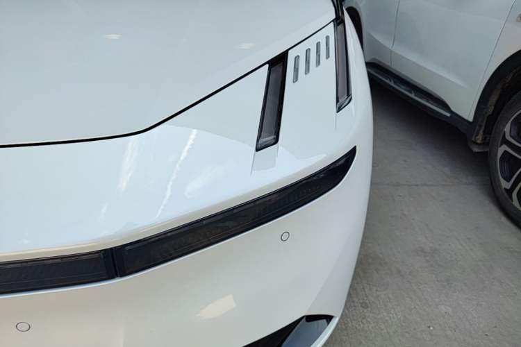 Used Lynk & Co 10 EM-P 2025 Facelifted Model 120 All-Wheel Drive Ultra Left Front Headlight