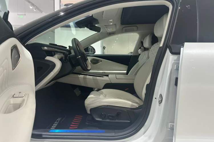 Used Lynk & Co 10 EM-P 2025 Model 120 Four-Wheel Drive Ultra Left Front Seat