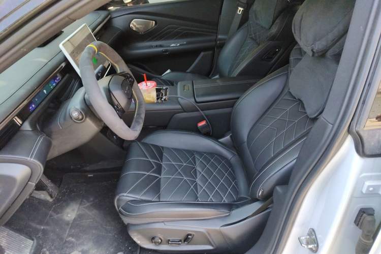 Used Lynk & Co 10 EM-P 2025 Model 120 Four-Wheel Drive Ultra Left Front Seat