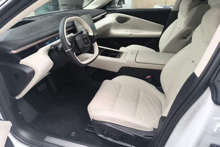 Used Lynk & Co 10 EM-P 2025 Model 240 Four-Wheel Drive Ultra Left Front Seat