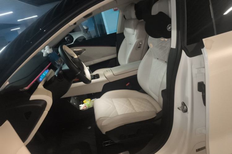 Used Lynk & Co 10 EM-P 2025 Model 240 Four-Wheel Drive Ultra Left Front Seat