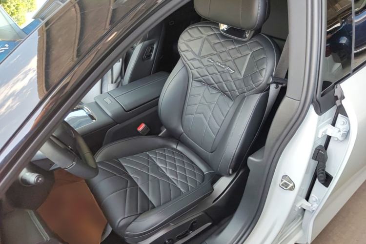 Used Lynk & Co 10 EM-P 2025 Facelifted Model 120 All-Wheel Drive Ultra Left Front Seat