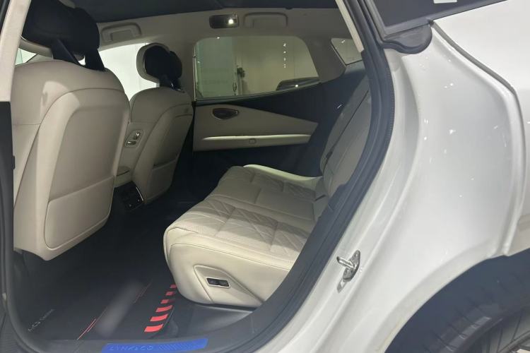 Used Lynk & Co 10 EM-P 2025 Model 120 Four-Wheel Drive Ultra Left Rear Seat