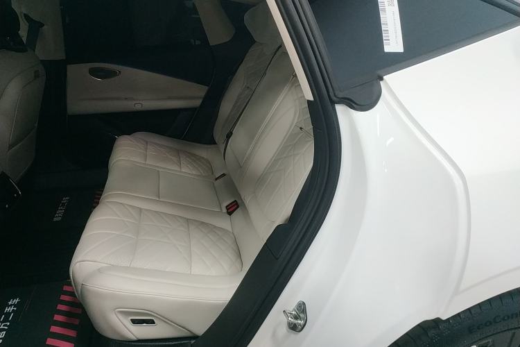 Used Lynk & Co 10 EM-P 2025 Model 240 All-Wheel Drive Ultra—Sport Edition Left Rear Seat