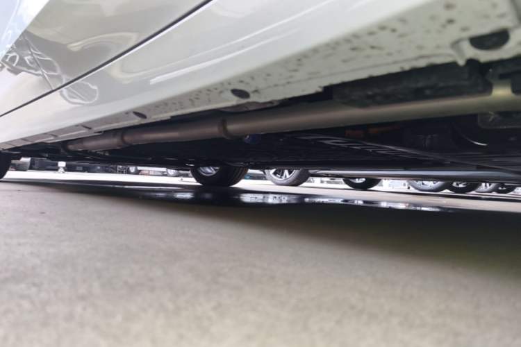 Used Lynk & Co 10 EM-P 2025 Model 120 Four-Wheel Drive Ultra Left Side Sill