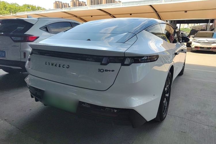 Used Lynk & Co 10 EM-P 2025 Facelifted Model 120 All-Wheel Drive Ultra Rear Right 45 Deg