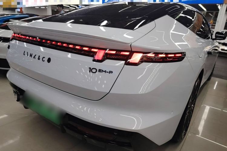 Used Lynk & Co 10 EM-P 2025 Facelifted Model 120 All-Wheel Drive Ultra Rear Right 45 Deg