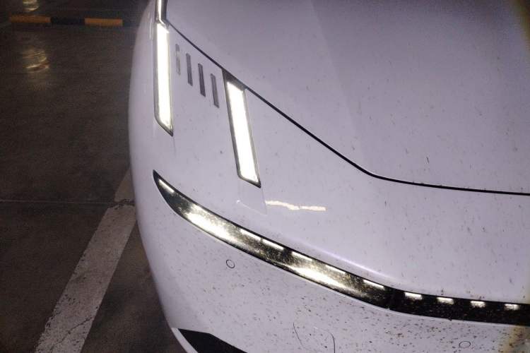 Used Lynk & Co 10 EM-P 2025 Facelifted Model 120 All-Wheel Drive Ultra Right Front Headlight