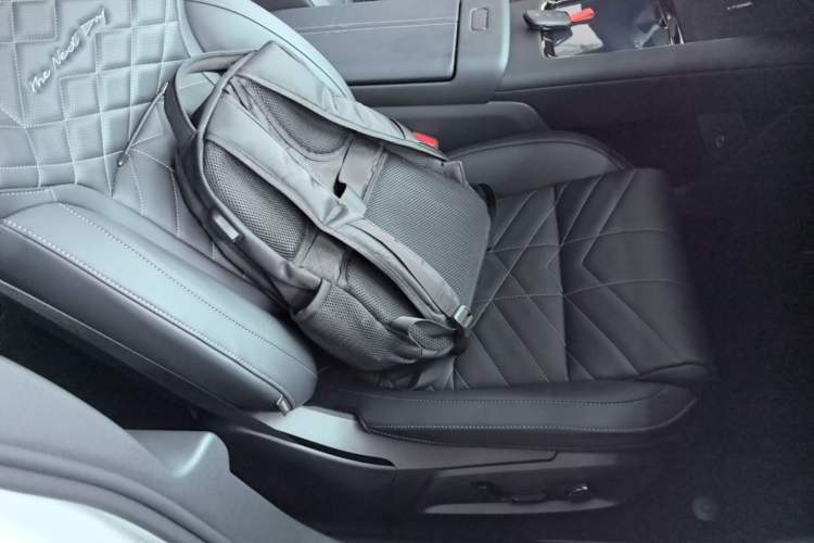 Used Lynk & Co 10 EM-P 2025 Model 120 Four-Wheel Drive Ultra Right Front Seat
