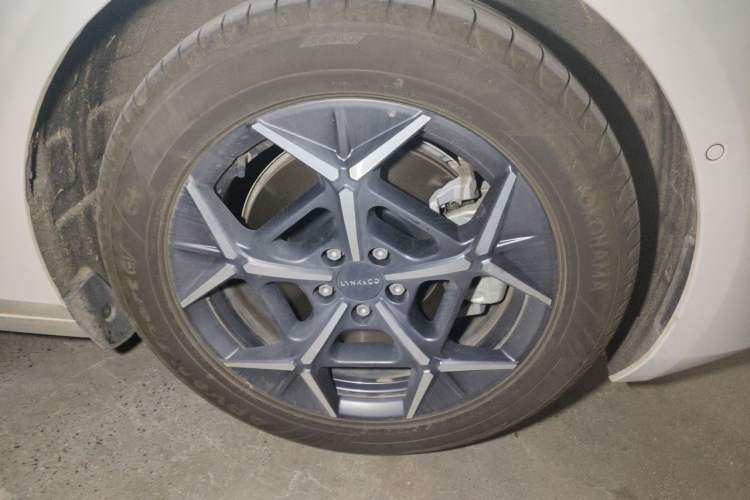 Used Lynk & Co 10 EM-P 2025 Model 120 Four-Wheel Drive Ultra Right Front Wheel Hub