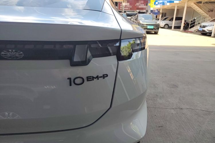 Used Lynk & Co 10 EM-P 2025 Facelifted Model 120 All-Wheel Drive Ultra Right Rear Taillight