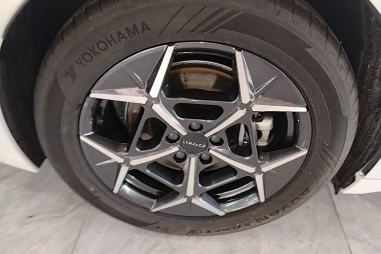 Used Lynk & Co 10 EM-P 2025 Model 120 Four-Wheel Drive Ultra Right Rear Wheel Hub