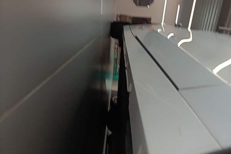 Used Lynk & Co 10 EM-P 2025 Facelifted Model 120 All-Wheel Drive Ultra Right Side Sill