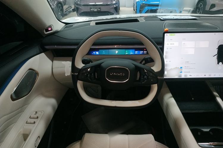 Used Lynk & Co 10 EM-P 2025 Model 240 All-Wheel Drive Ultra—Sport Edition Steering Wheel