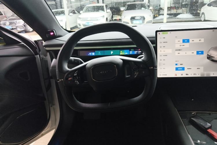 Used Lynk & Co 10 EM-P 2025 Model 120 Four-Wheel Drive Ultra Steering Wheel