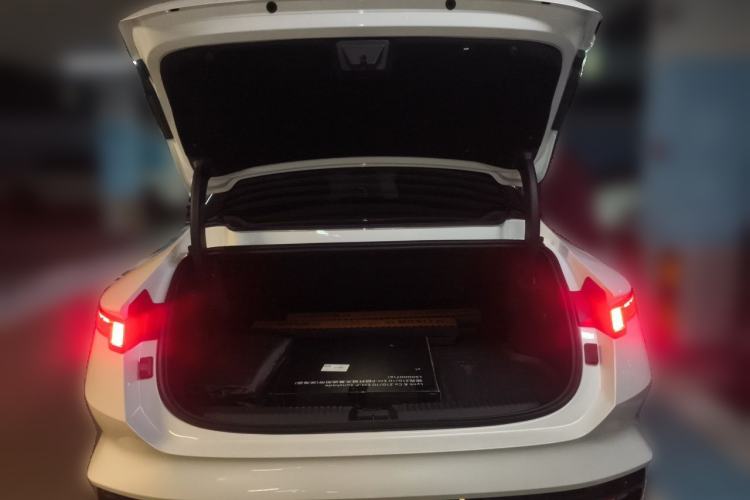 Used Lynk & Co 10 EM-P 2025 Model 240 Four-Wheel Drive Ultra Trunk