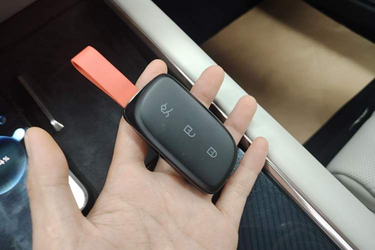 Used Lynk & Co 10 EM-P 2025 Facelifted Model 120 All-Wheel Drive Ultra Vehicle Key