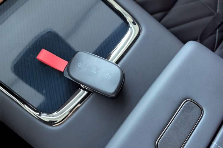 Used Lynk & Co 10 EM-P 2025 Model 120 Four-Wheel Drive Ultra Vehicle Key