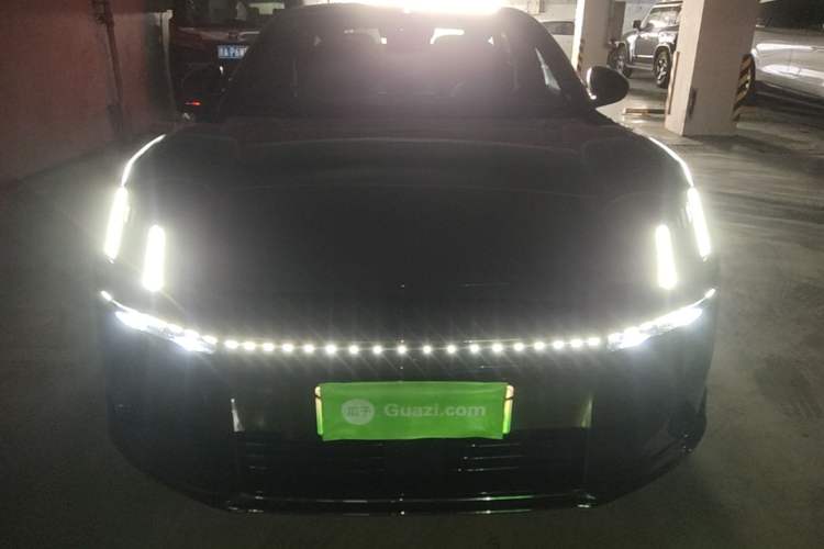 Used Lynk & Co 10 EM-P 2025 Model 240 All-Wheel Drive Ultra—Sport Edition Front