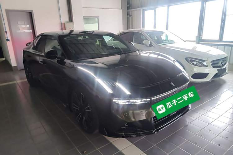 Used Lynk & Co 10 EM-P 2025 Model 240 All-Wheel Drive Ultra—Sport Edition Front Right 45 Deg