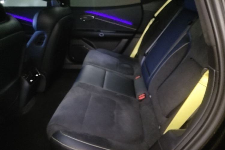 Used Lynk & Co 10 EM-P 2025 Model 240 All-Wheel Drive Ultra—Sport Edition Left Rear Seat