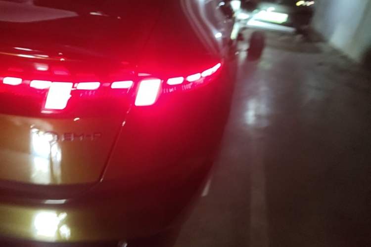 Used Lynk & Co 10 EM-P 2025 Model 240 All-Wheel Drive Ultra—Sport Edition Right Rear Taillight
