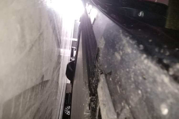 Used Lynk & Co 10 EM-P 2025 Model 240 All-Wheel Drive Ultra—Sport Edition Right Side Sill