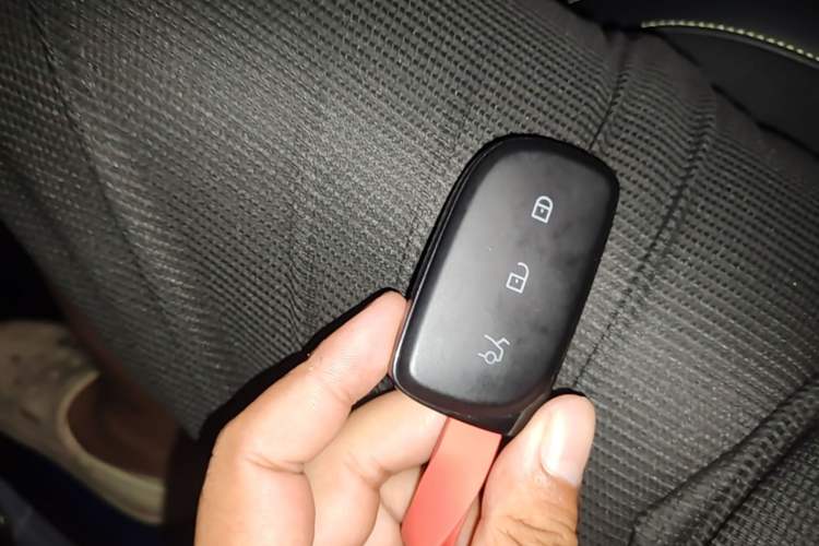 Used Lynk & Co 10 EM-P 2025 Model 240 All-Wheel Drive Ultra—Sport Edition Vehicle Key